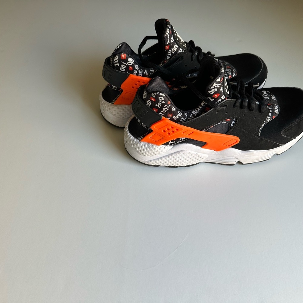 Nike Black & Orange Just Do It Huarache - Picture 7 of 7